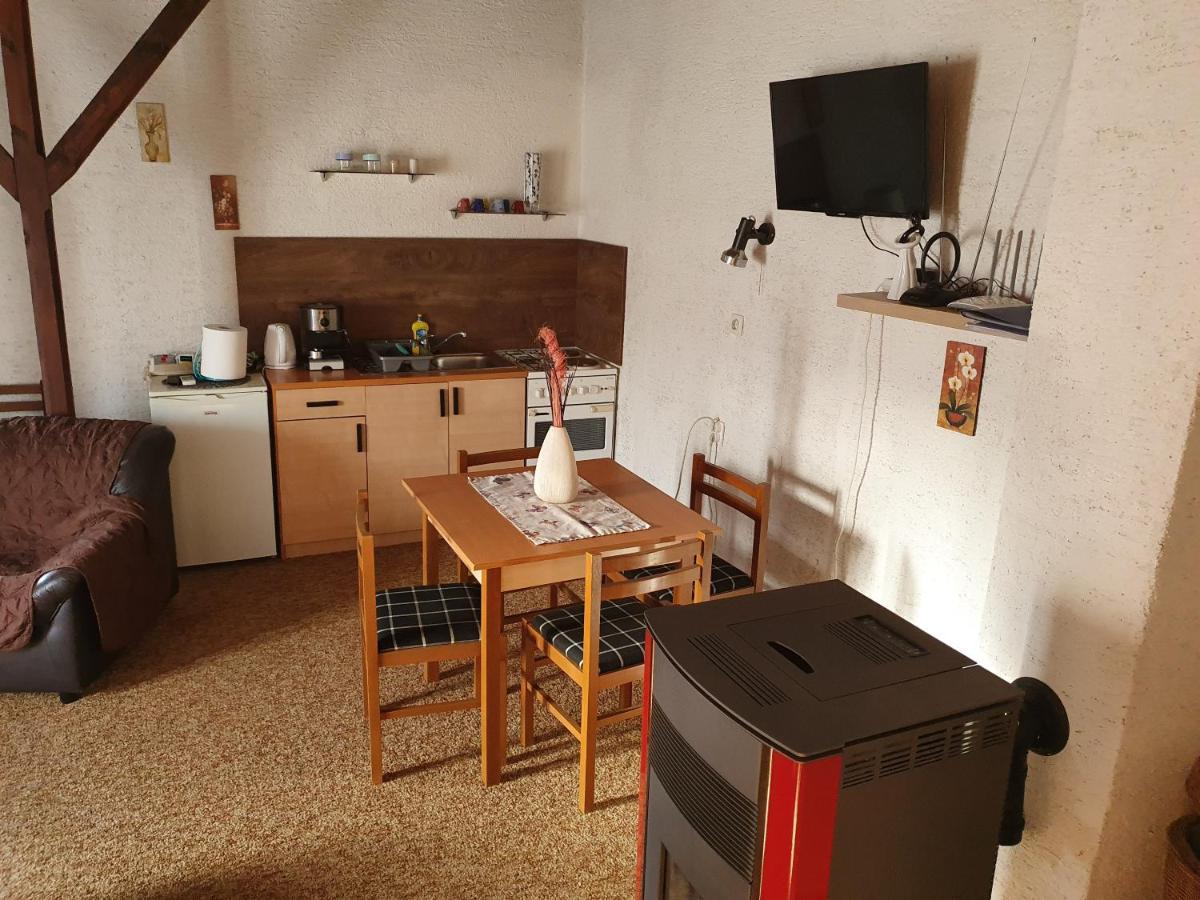 Apartmani Lovro 奥古林 外观 照片