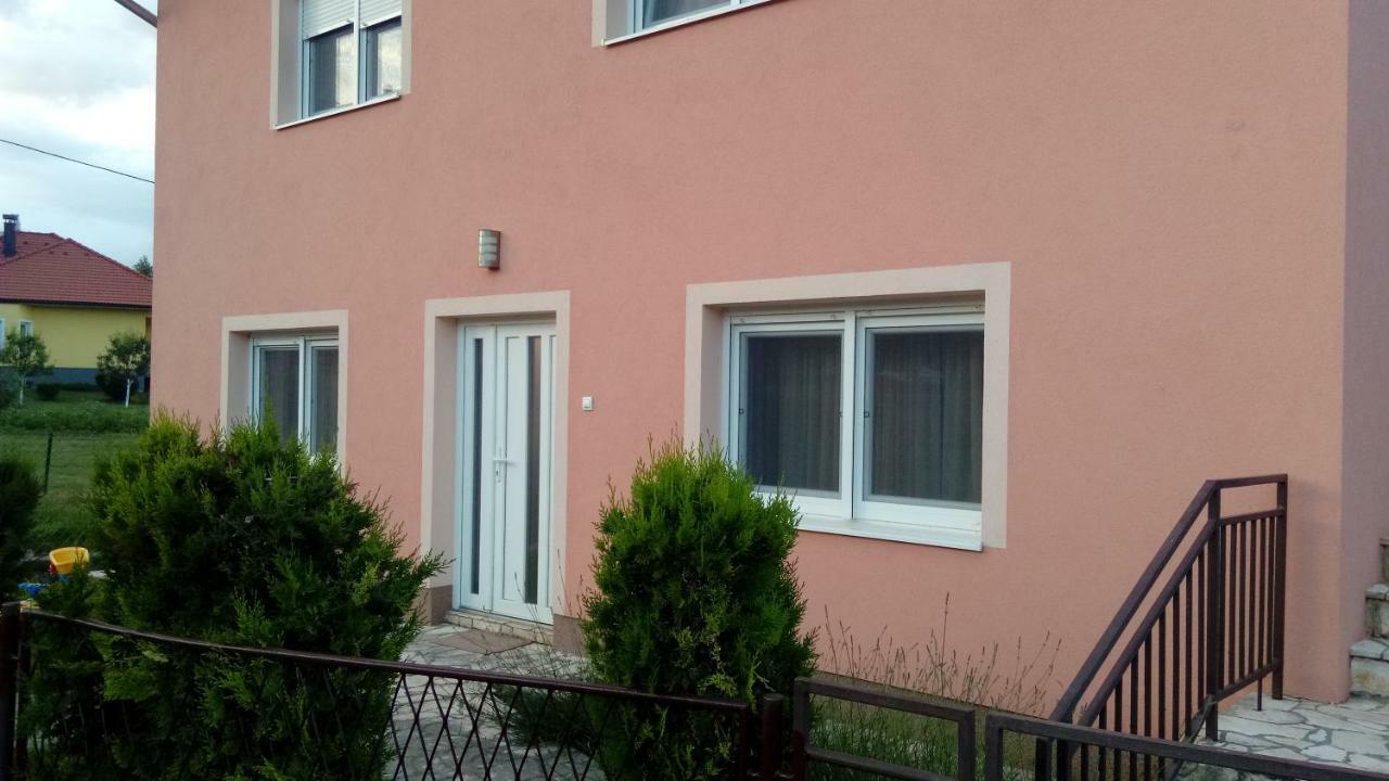 Apartmani Lovro 奥古林 外观 照片