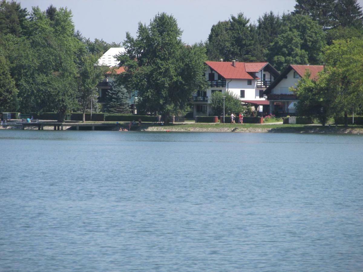 Apartmani Lovro 奥古林 外观 照片
